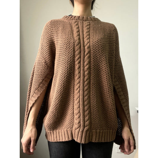 SWEATER CAFÉ CON ABERTURA DE MANGAS
